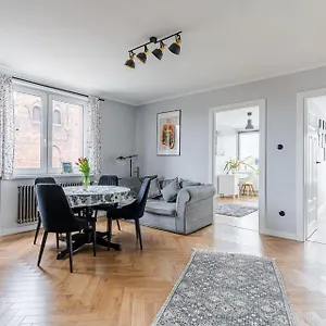 Leon & Lucy Apartament