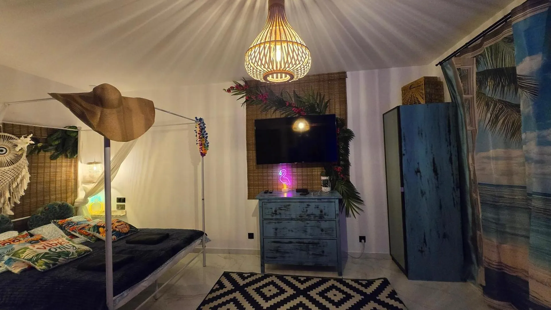Gdansk By The Sea - Prestige Home Spa Apartments With A Luxurious Jacuzzi, Sauna And An Exclusive Massage Chair Available In One Of The Apartments! 0*,